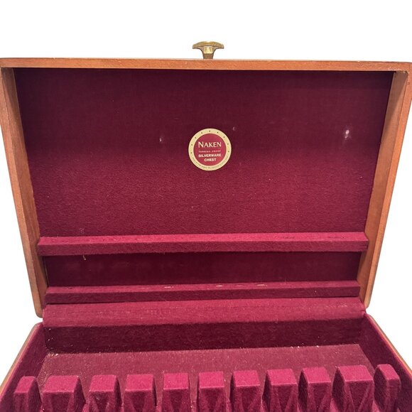 Vintage Naken`s Flatware Anti-Tarnish Silverware Wood Storage Chest - Picture 9 of 10